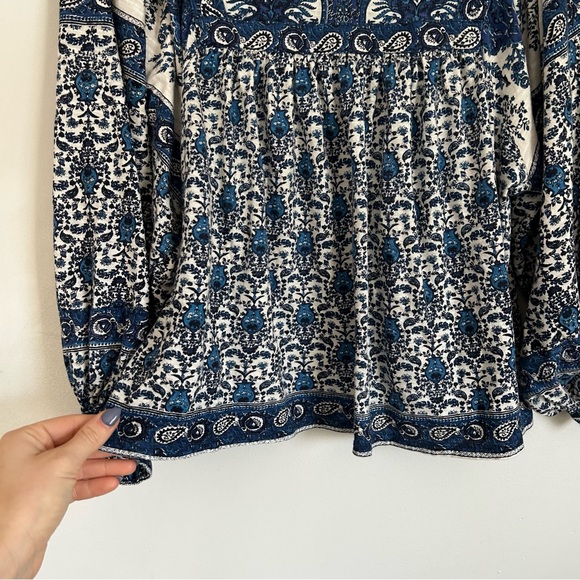 Rachel Zoe Navy and White Patterned Blouse size medium boho cottagecore trending - Picture 3 of 6